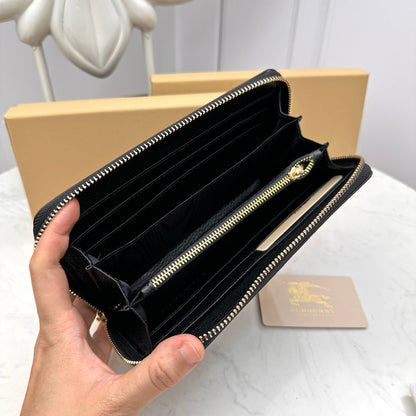 【バーバリー】送料関税込 大人気長財布 二つ折り コンパクト