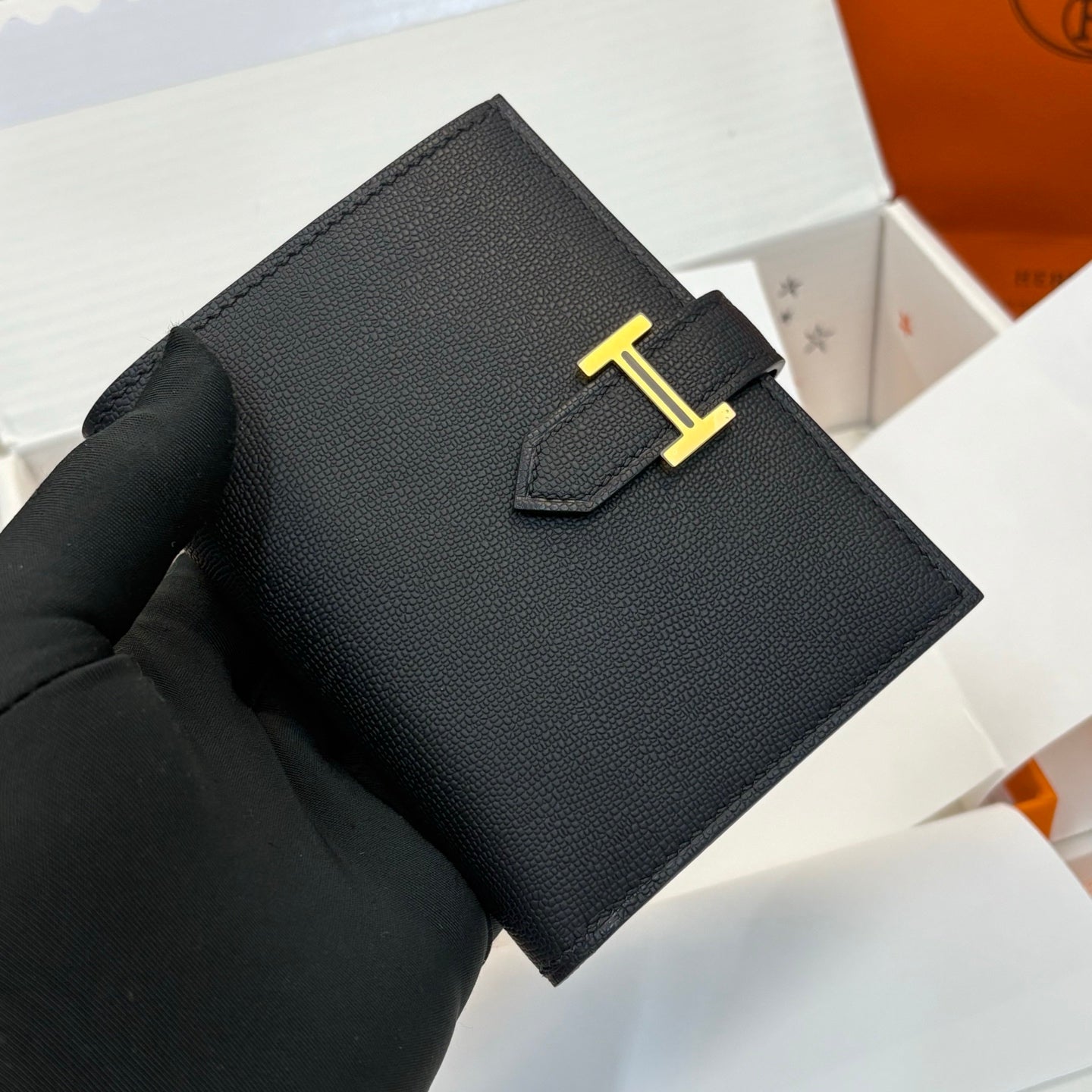 【エルメス】入手困難☆短い折りたたみ財布 希少な入荷☆黒